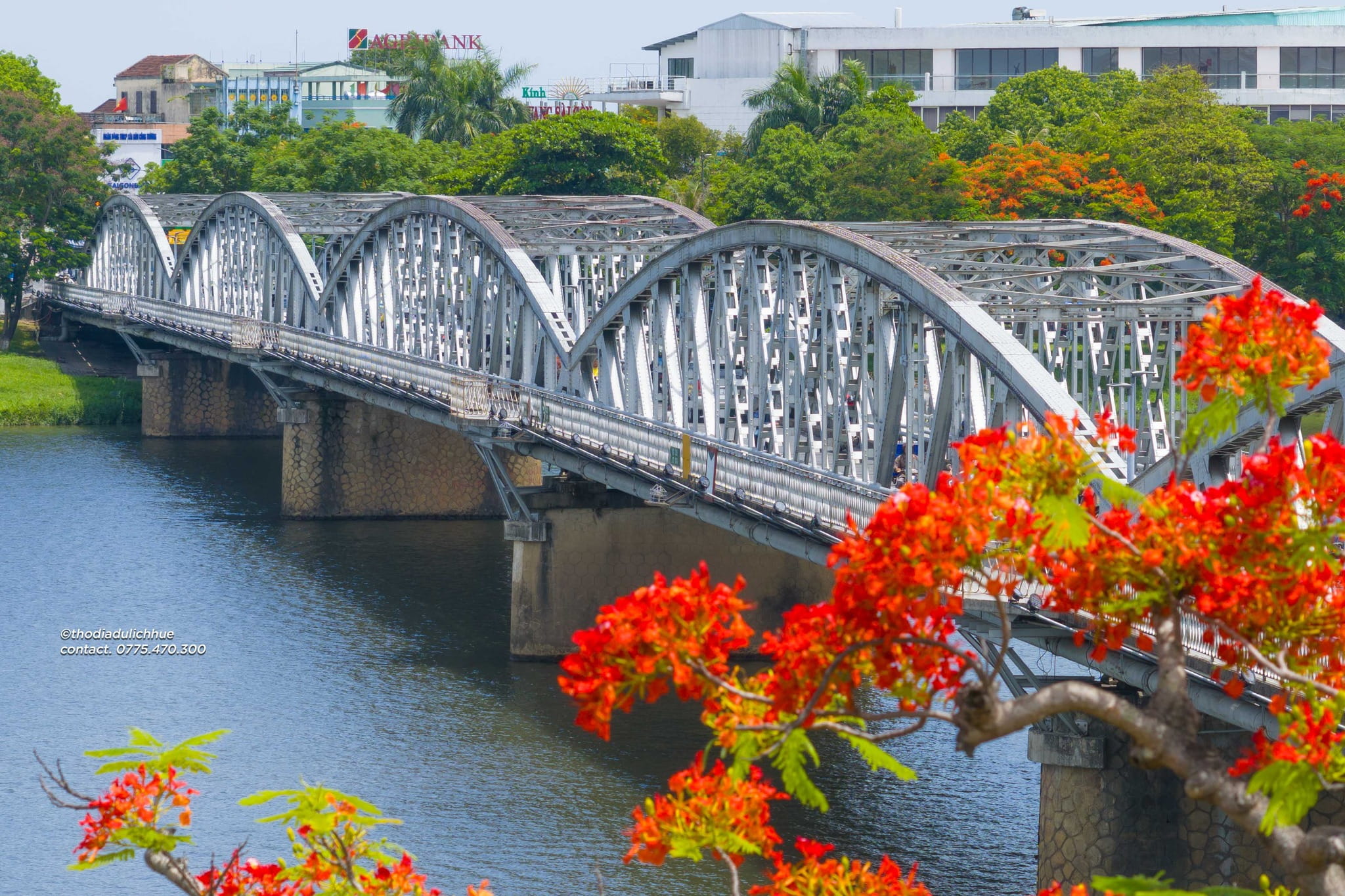 Truong Tien Bridge